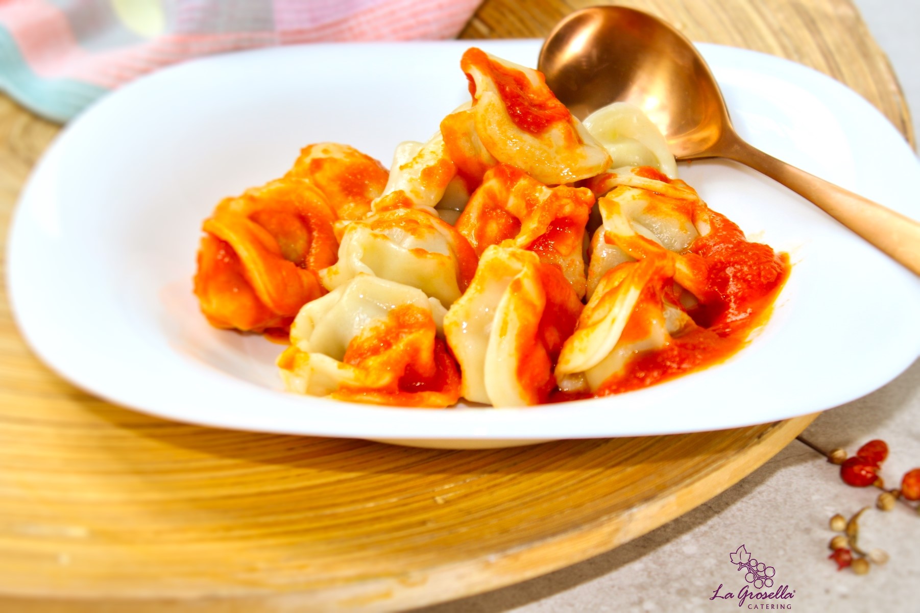 Tortellini de carne con salsa Ulloa