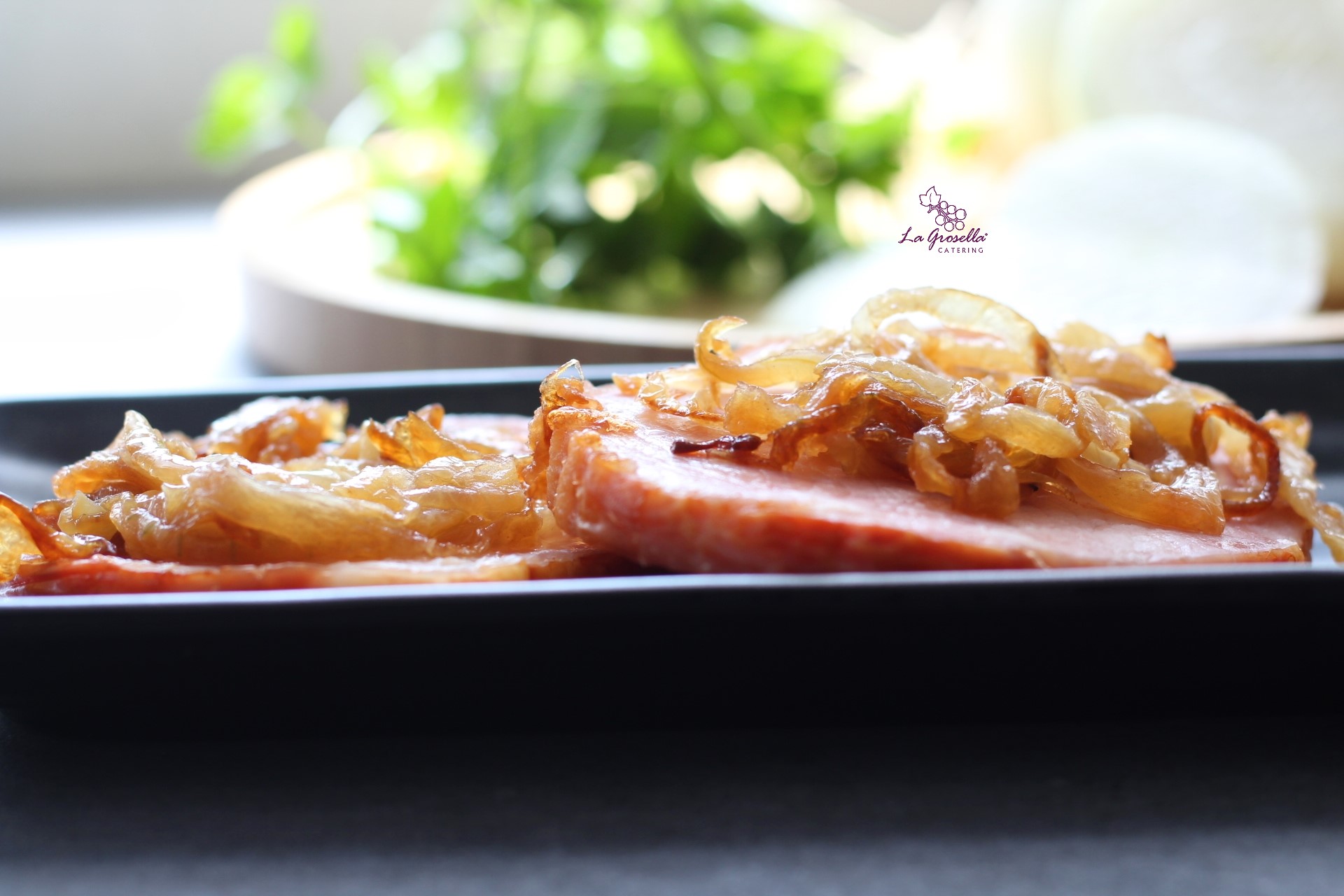 Lomo de cerdo encebollado