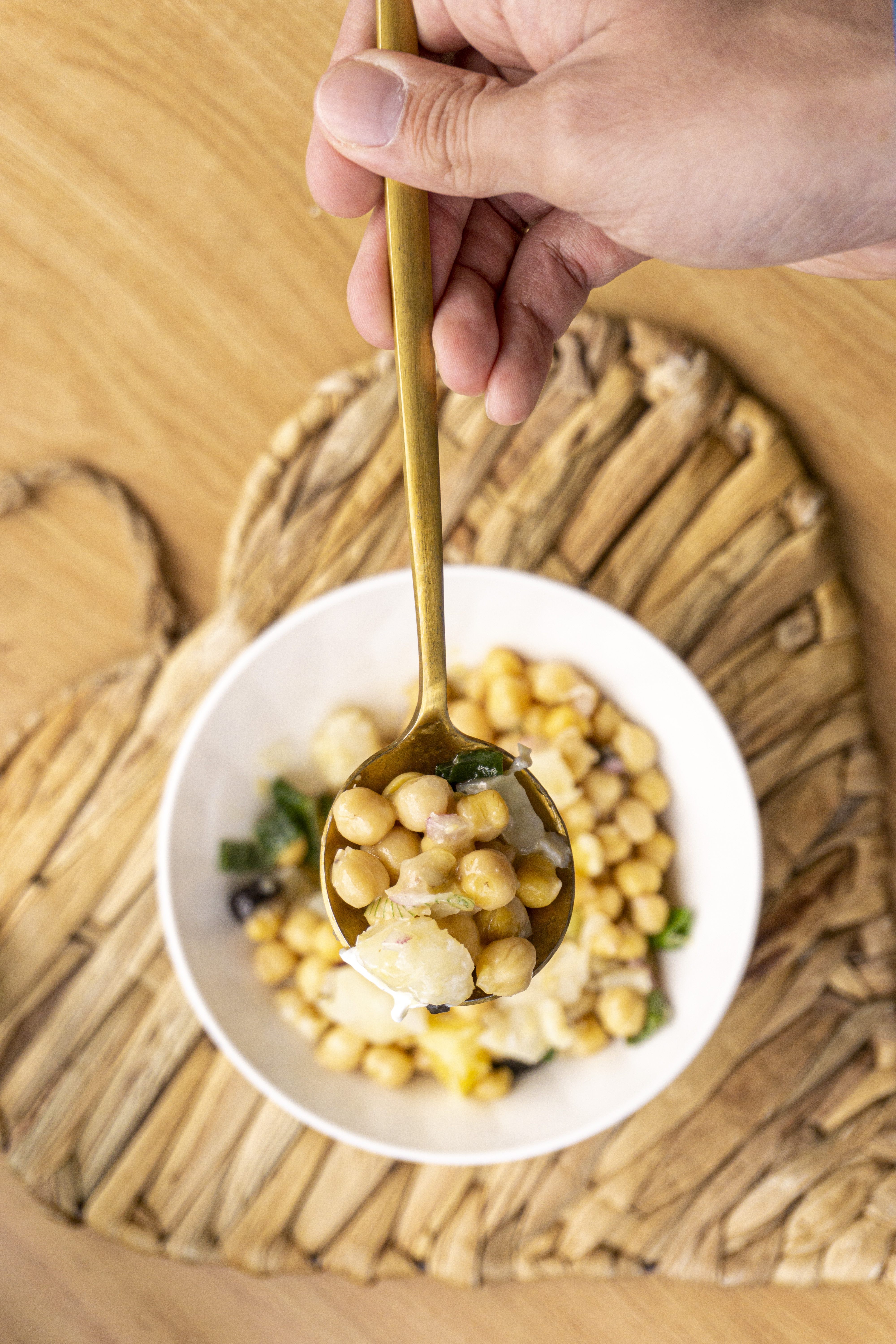 Ensalada de garbanzos con naranja y bacalao