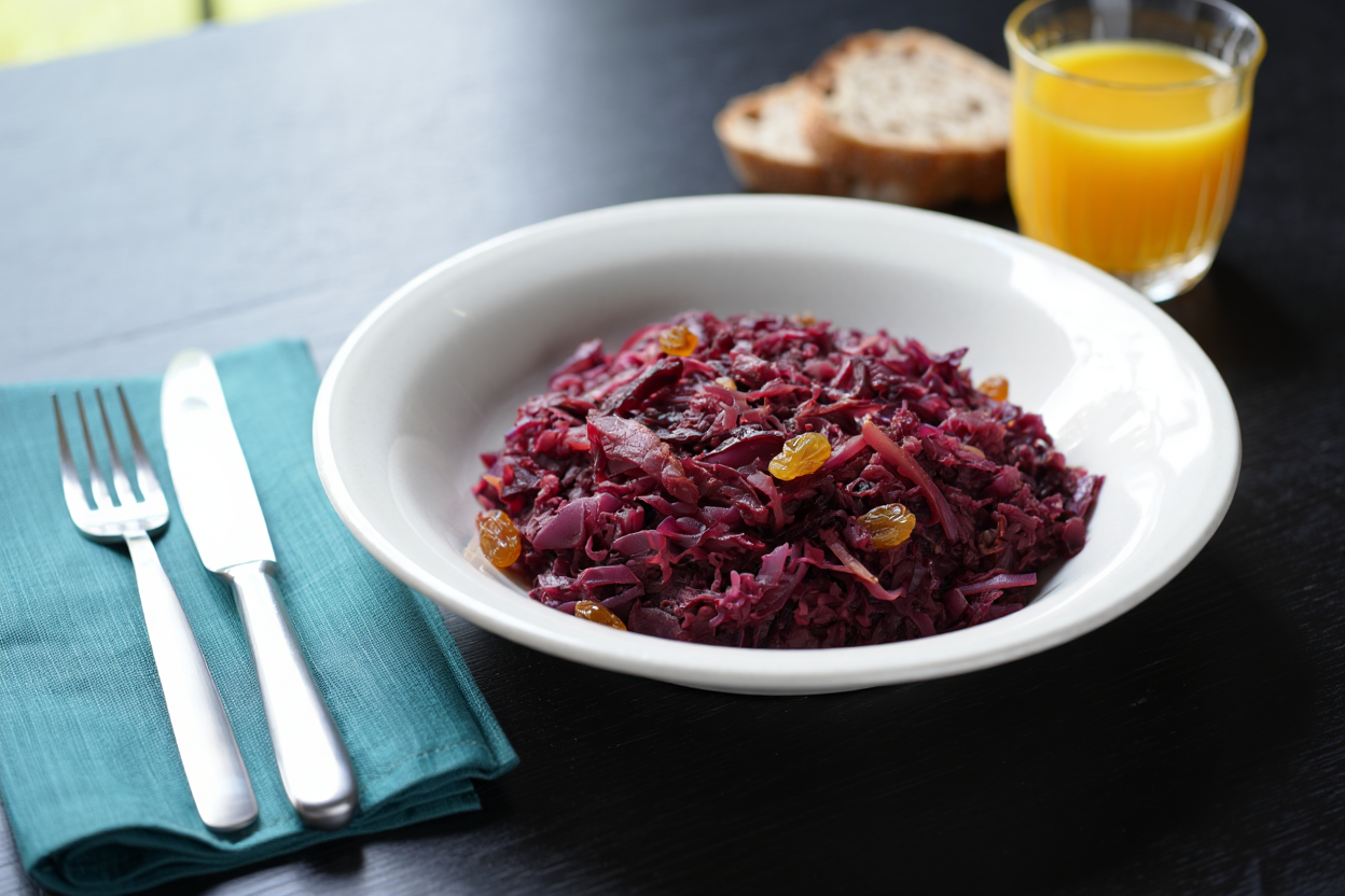 Lombarda con manzana y pasas